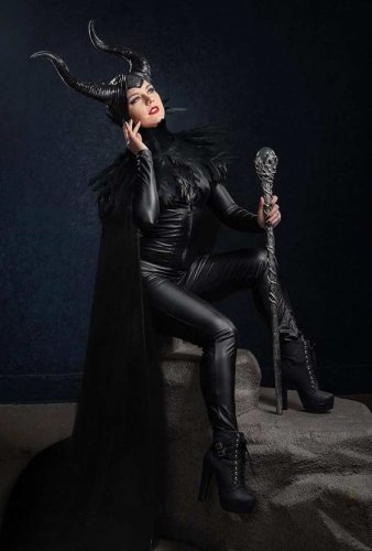 Evil Queen Horns with Feather Cape Shawl Set Black Halloween Costume for Women